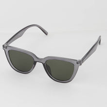 Load image into Gallery viewer, Simple Retro Square Sunglasses