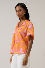 Load image into Gallery viewer, Jaidy Floral Erie Split Neck Top