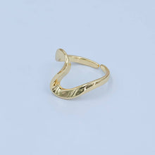 Load image into Gallery viewer, 24K Gold Filled Minimalist Curve Wave Band Ring | O822