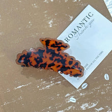 Load image into Gallery viewer, Artistic Wave Edged Spotted Tie Dye Hair Claws: BlueWhite