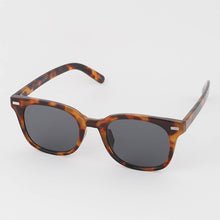 Load image into Gallery viewer, Classic Square Sunglasses