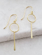 Load image into Gallery viewer, Gold Circle Paddle Earrings