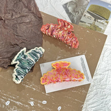 Load image into Gallery viewer, Artistic Wave Edged Spotted Tie Dye Hair Claws: Black-Brown