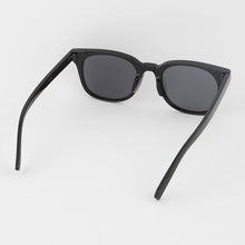 Load image into Gallery viewer, Classic Square Sunglasses